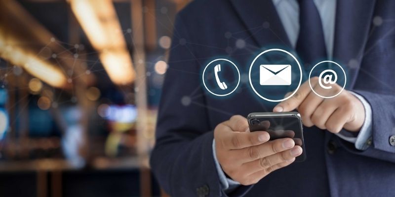 Bạn có thể dùng email để hỏi đáp